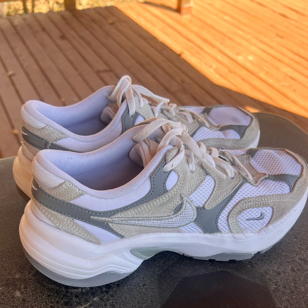 Nike AL8 Sneakers in Grey/White